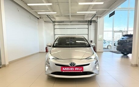 Toyota Prius IV XW50, 2017 год, 1 329 000 рублей, 9 фотография