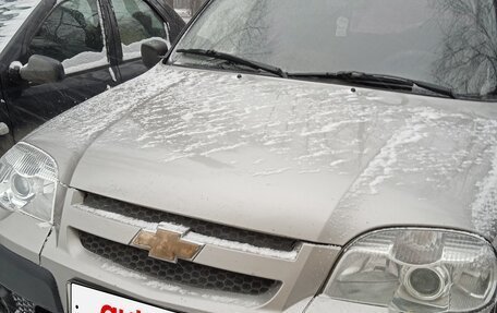 Chevrolet Niva I рестайлинг, 2010 год, 470 000 рублей, 3 фотография