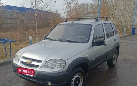 Chevrolet Niva I рестайлинг, 2012 год, 530 000 рублей, 2 фотография