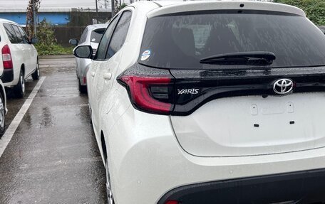 Toyota Yaris, 2022 год, 1 000 000 рублей, 4 фотография