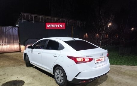 Hyundai Solaris II рестайлинг, 2021 год, 1 500 000 рублей, 2 фотография