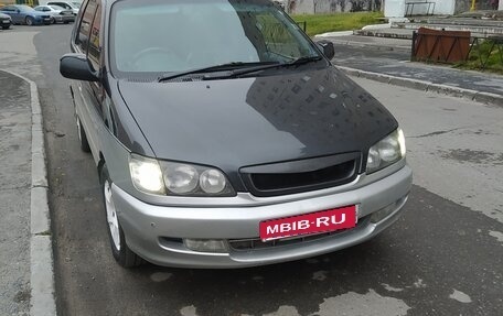 Toyota Ipsum II, 1996 год, 520 000 рублей, 1 фотография