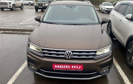 Volkswagen Tiguan II, 2017 год, 3 000 000 рублей, 2 фотография