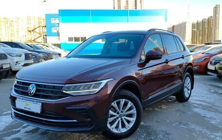 Volkswagen Tiguan II, 2022 год, 2 649 000 рублей, 2 фотография