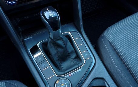 Volkswagen Tiguan II, 2022 год, 2 649 000 рублей, 19 фотография