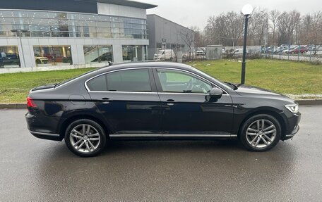 Volkswagen Passat B8 рестайлинг, 2017 год, 2 100 000 рублей, 12 фотография