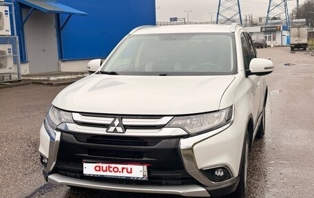 Mitsubishi Outlander III рестайлинг 3, 2018 год, 1 850 000 рублей, 1 фотография
