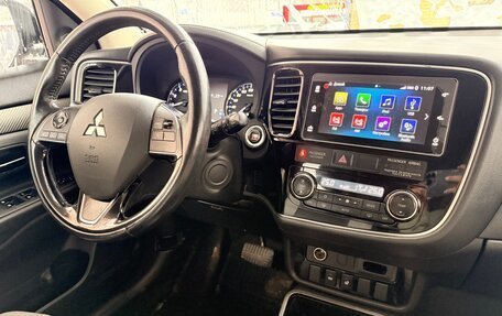Mitsubishi Outlander III рестайлинг 3, 2018 год, 1 850 000 рублей, 8 фотография