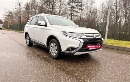 Mitsubishi Outlander III рестайлинг 3, 2018 год, 1 850 000 рублей, 5 фотография
