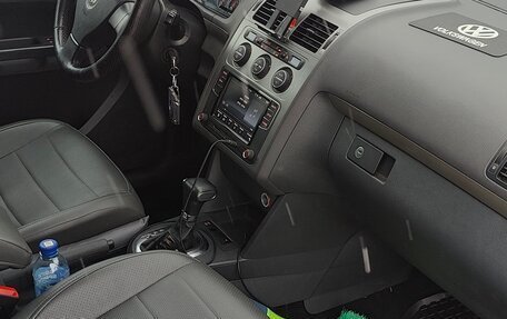 Volkswagen Touran III, 2010 год, 1 000 000 рублей, 6 фотография