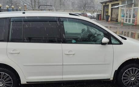 Volkswagen Touran III, 2010 год, 1 000 000 рублей, 5 фотография
