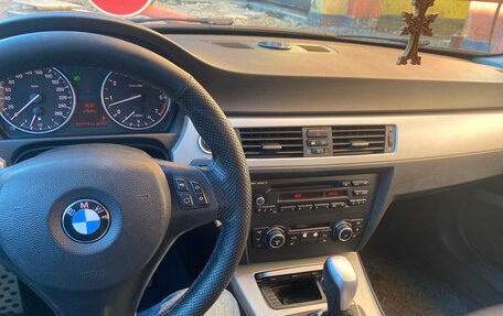 BMW 3 серия, 2010 год, 840 000 рублей, 16 фотография