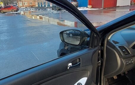 Hyundai Solaris II рестайлинг, 2011 год, 700 000 рублей, 10 фотография