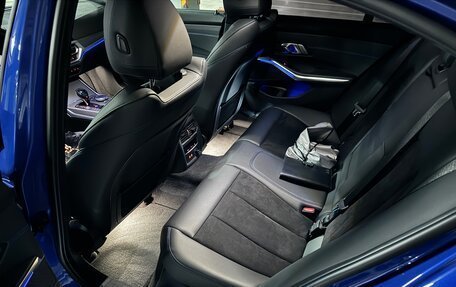 BMW 3 серия, 2019 год, 3 950 000 рублей, 15 фотография