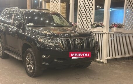 Toyota Land Cruiser Prado 150 рестайлинг 2, 2018 год, 6 650 000 рублей, 2 фотография