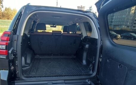 Toyota Land Cruiser Prado 150 рестайлинг 2, 2018 год, 6 650 000 рублей, 7 фотография