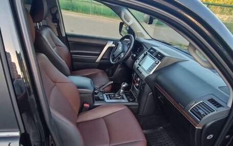 Toyota Land Cruiser Prado 150 рестайлинг 2, 2018 год, 6 650 000 рублей, 6 фотография