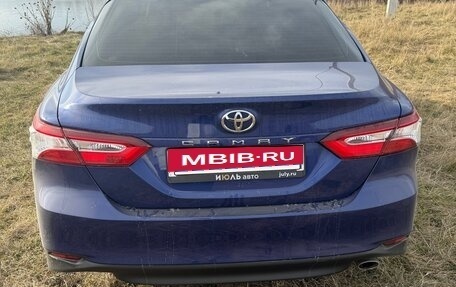 Toyota Camry, 2021 год, 2 900 000 рублей, 4 фотография