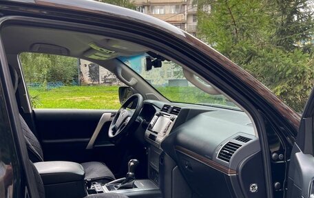 Toyota Land Cruiser Prado 150 рестайлинг 2, 2018 год, 5 199 000 рублей, 3 фотография