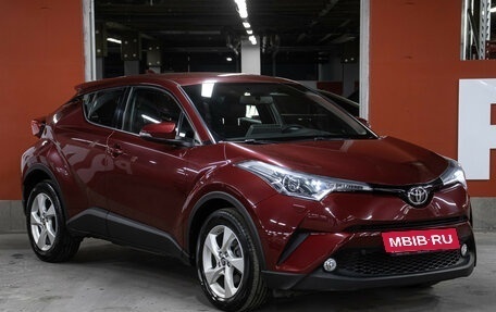 Toyota C-HR I рестайлинг, 2019 год, 2 498 000 рублей, 2 фотография