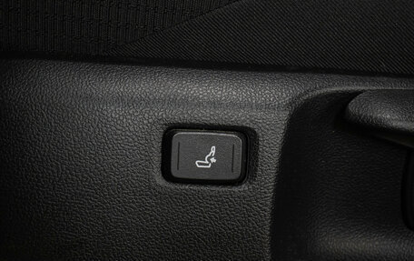 Toyota C-HR I рестайлинг, 2019 год, 2 498 000 рублей, 21 фотография