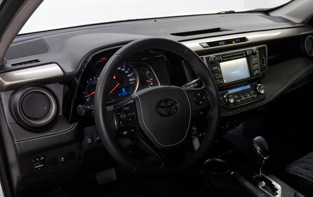 Toyota RAV4, 2014 год, 1 890 000 рублей, 10 фотография