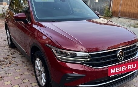 Volkswagen Tiguan II, 2021 год, 2 900 000 рублей, 2 фотография