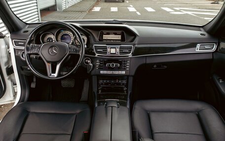 Mercedes-Benz E-Класс, 2013 год, 2 095 000 рублей, 16 фотография