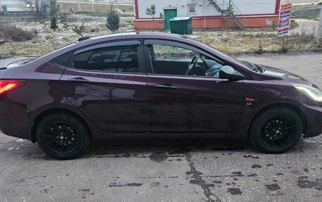 Hyundai Solaris II рестайлинг, 2013 год, 950 000 рублей, 2 фотография