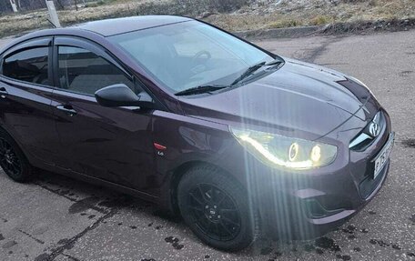 Hyundai Solaris II рестайлинг, 2013 год, 950 000 рублей, 3 фотография