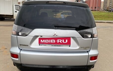Mitsubishi Outlander III рестайлинг 3, 2009 год, 1 089 000 рублей, 3 фотография