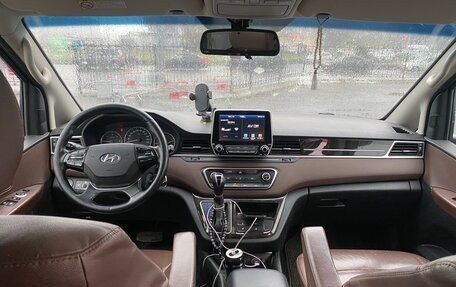 Hyundai Grand Starex Grand Starex I рестайлинг 2, 2019 год, 3 100 000 рублей, 8 фотография