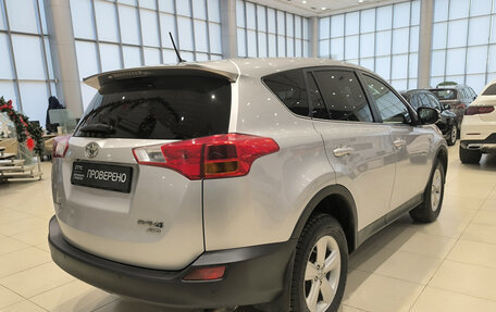 Toyota RAV4, 2013 год, 1 650 000 рублей, 9 фотография