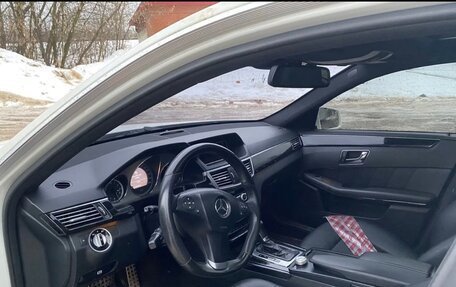 Mercedes-Benz E-Класс, 2011 год, 1 350 000 рублей, 4 фотография