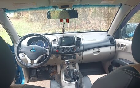 Mitsubishi L200 IV рестайлинг, 2007 год, 900 000 рублей, 13 фотография