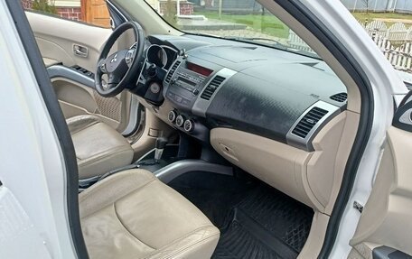 Mitsubishi Outlander III рестайлинг 3, 2008 год, 1 050 000 рублей, 5 фотография