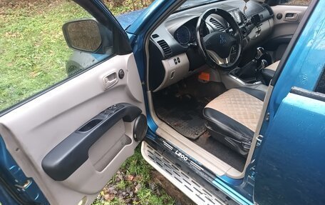 Mitsubishi L200 IV рестайлинг, 2007 год, 900 000 рублей, 16 фотография