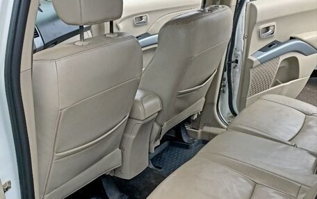 Mitsubishi Outlander III рестайлинг 3, 2008 год, 1 050 000 рублей, 13 фотография