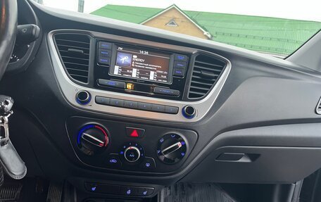 Hyundai Solaris II рестайлинг, 2017 год, 1 120 000 рублей, 10 фотография