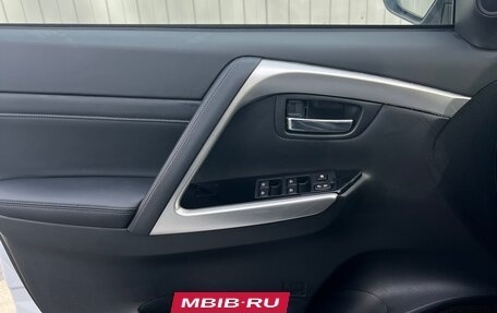 Mitsubishi Pajero Sport III рестайлинг, 2023 год, 5 500 000 рублей, 12 фотография