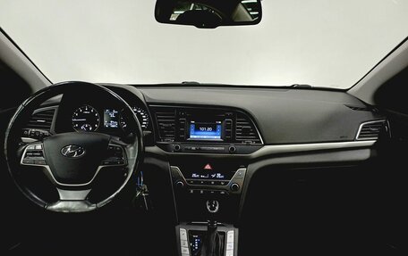 Hyundai Elantra VI рестайлинг, 2018 год, 1 679 000 рублей, 11 фотография