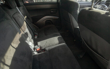 Mitsubishi Outlander III рестайлинг 3, 2008 год, 1 098 000 рублей, 15 фотография