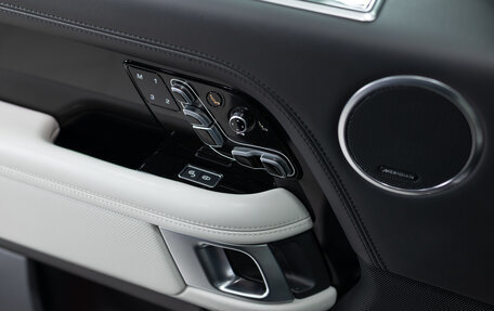 Land Rover Range Rover IV рестайлинг, 2020 год, 12 990 000 рублей, 9 фотография