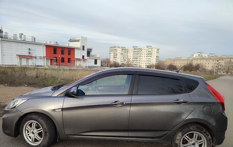 Hyundai Solaris II рестайлинг, 2011 год, 950 000 рублей, 2 фотография