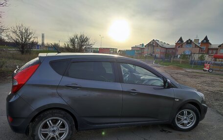 Hyundai Solaris II рестайлинг, 2011 год, 950 000 рублей, 6 фотография