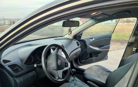 Hyundai Solaris II рестайлинг, 2011 год, 950 000 рублей, 13 фотография