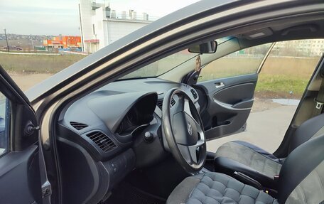 Hyundai Solaris II рестайлинг, 2011 год, 950 000 рублей, 12 фотография