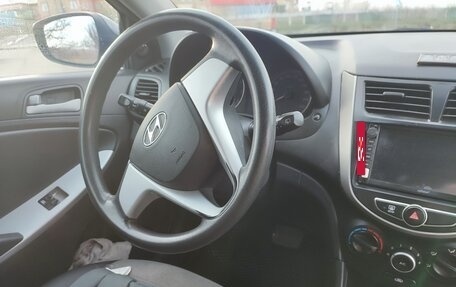 Hyundai Solaris II рестайлинг, 2011 год, 950 000 рублей, 15 фотография