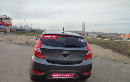 Hyundai Solaris II рестайлинг, 2011 год, 950 000 рублей, 7 фотография