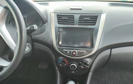 Hyundai Solaris II рестайлинг, 2011 год, 950 000 рублей, 16 фотография